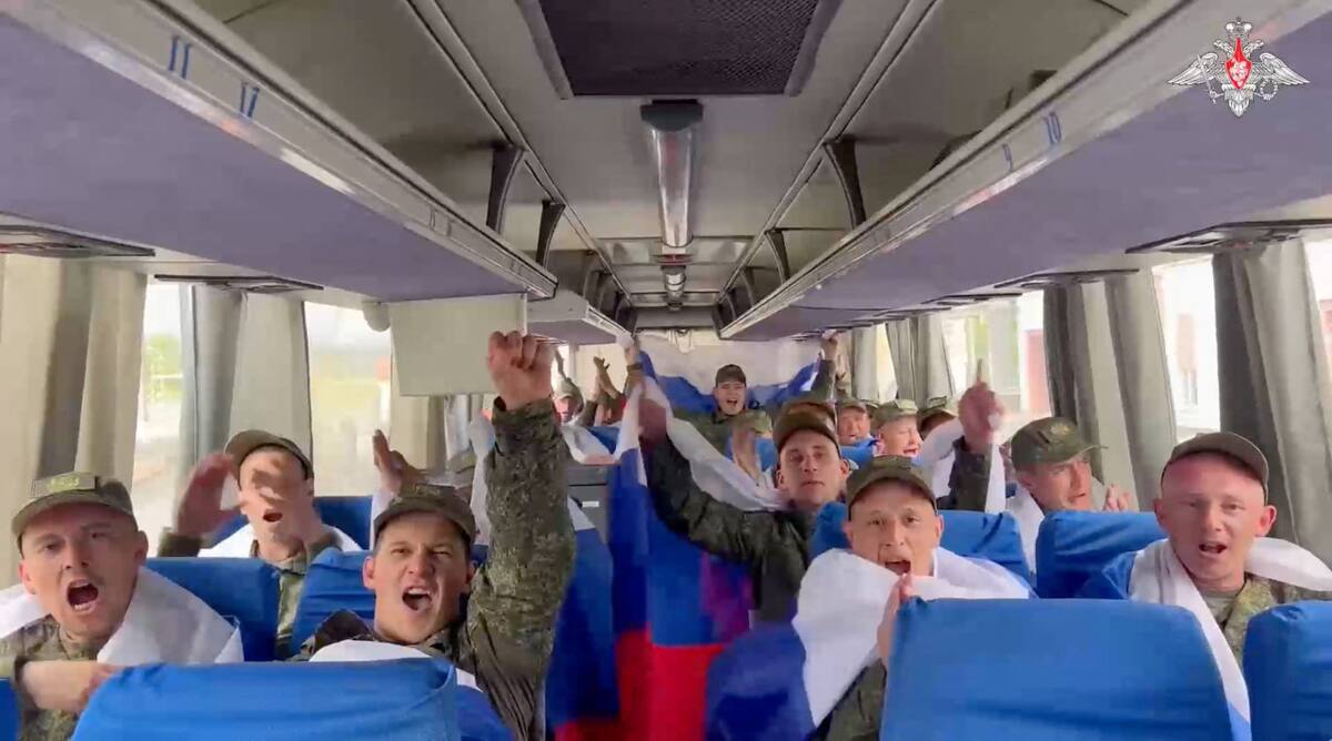 Intercambio de prisioneros entre Rusia y Ucrania. Foto: Reuters.