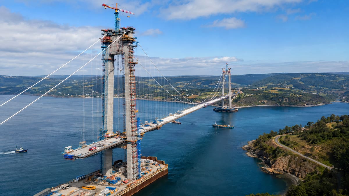 El puente colgante más grande de Sudamérica: tiene USD 1,15 mil millones de inversión y estará listo para 2028