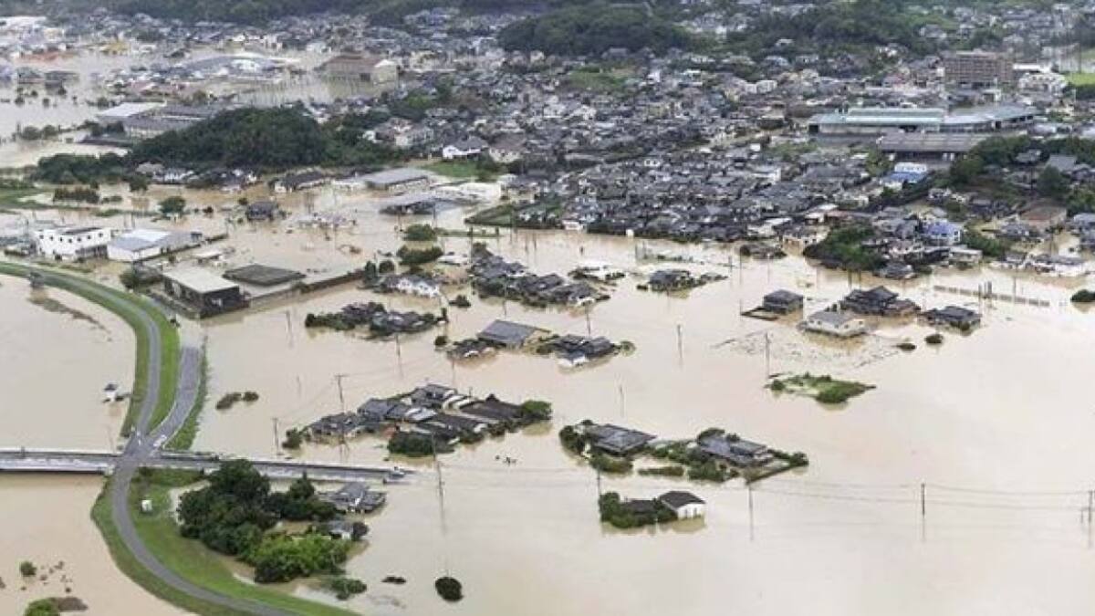 Inundaciones a causa del tifón Khanun en Japón. Foto: Twitter/ @lamoscanews