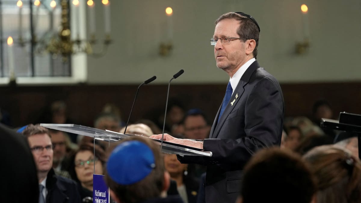 Isaac Herzog, presidente de Israel, pidió perdón por la muerte de los seis rehenes recuperados de Hamás. Foto: Reuters.