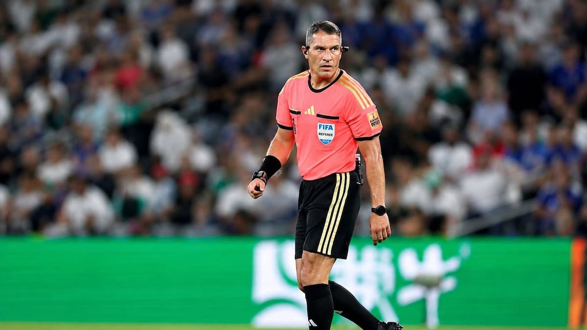 István Kovács, el experimentado y riguroso árbitro que designó la FIFA para el Argentina - Jordania