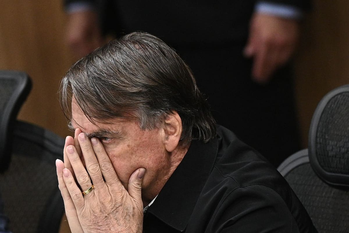Jair Bolsonaro presentó informes bancarios de sus cuatro años de mandato. Foto: EFE.