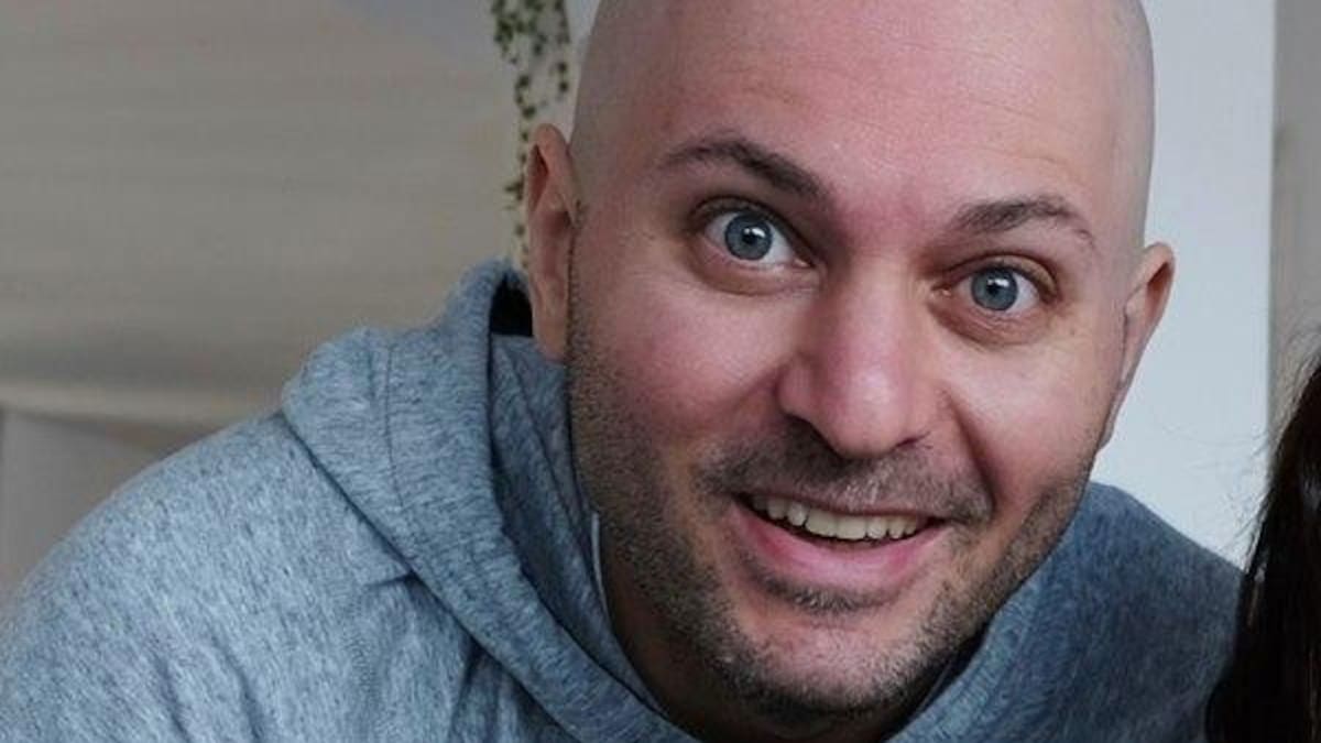 Congeló su semen, se hizo una vasectomía y lo compartió de una forma particular