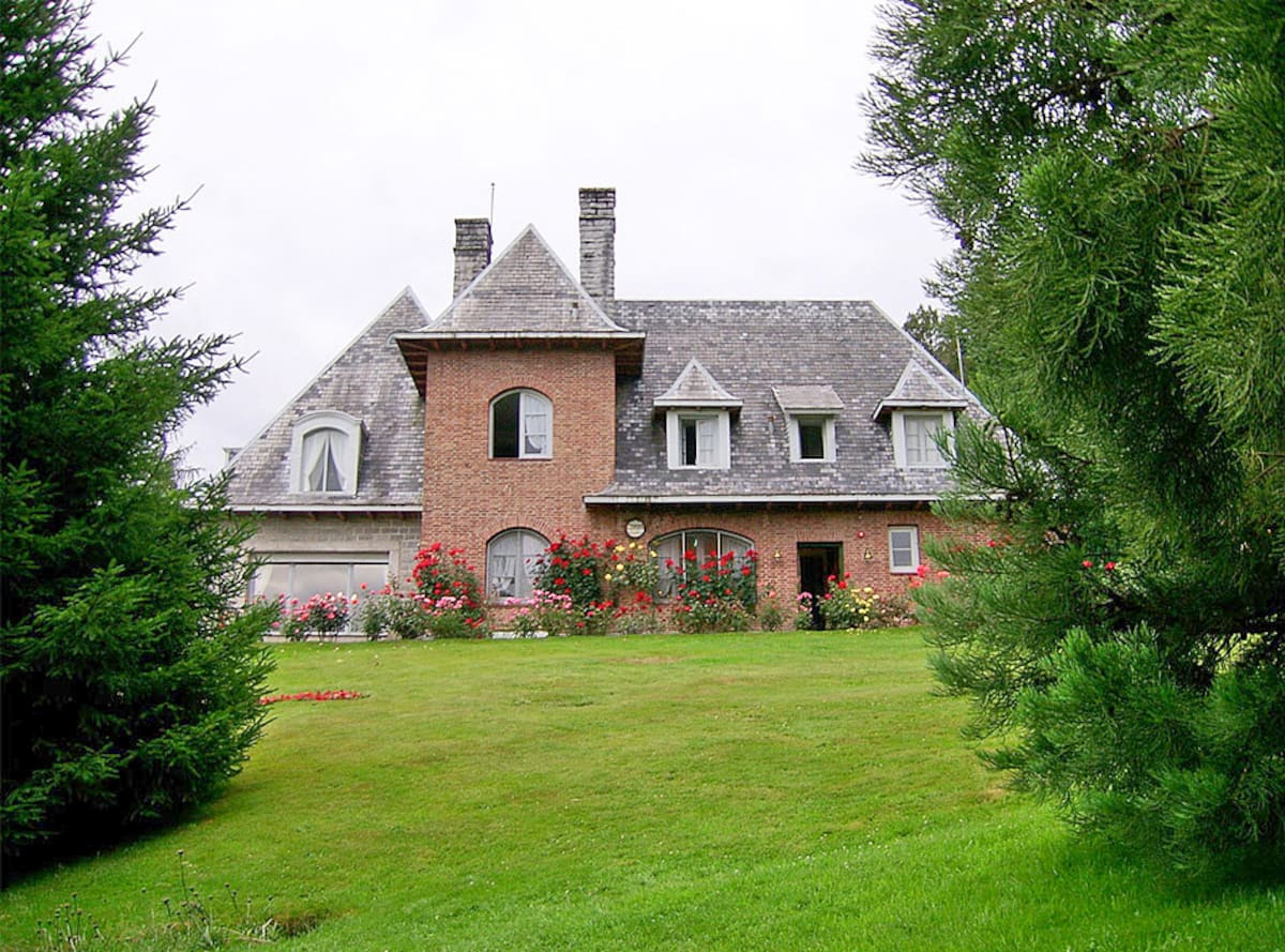 Jardines de la Residencia El Messidor de Villa La Angostura.