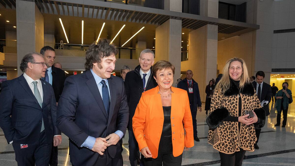 Javier Milei con Kristalina Georgieva, directora del FMI. Foto: Presidencia