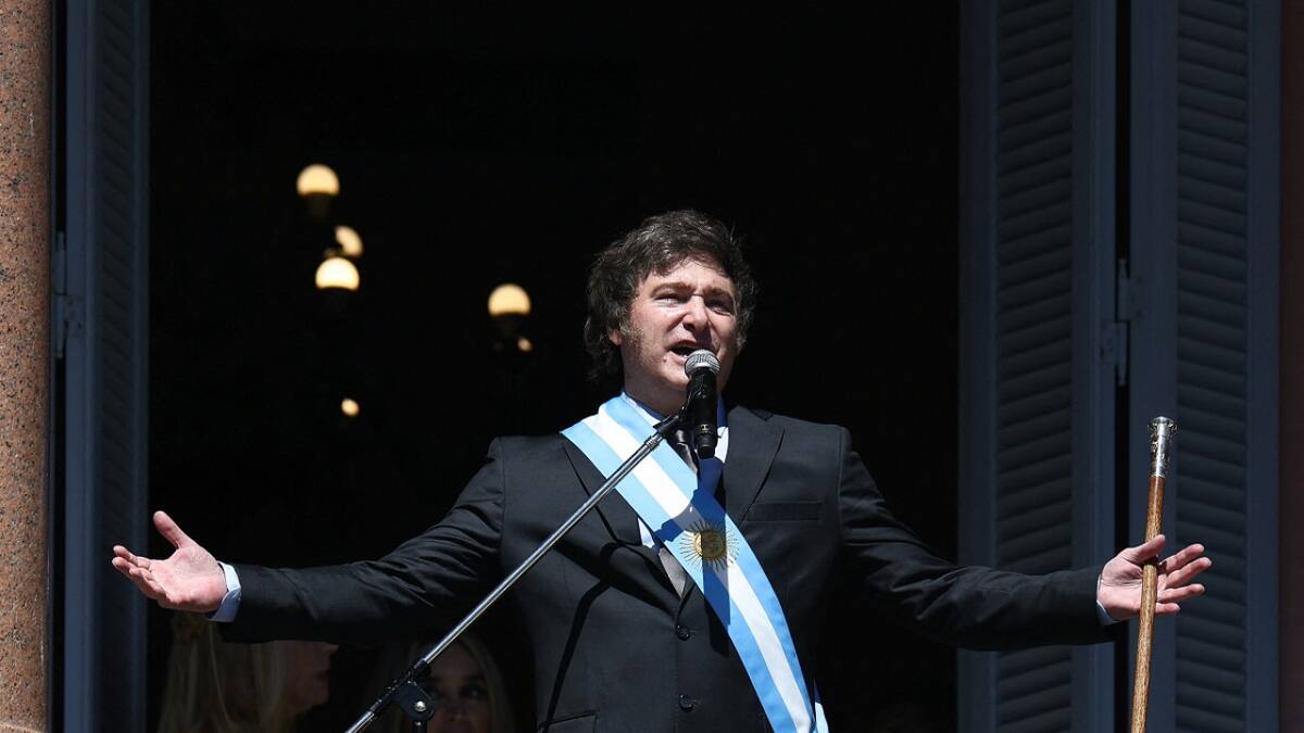 Javier Milei en el balcón de la Casa Rosada. Foto: Reuters
