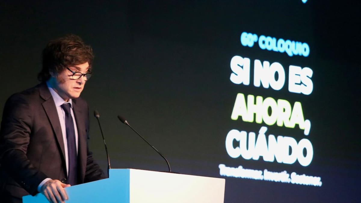 Javier Milei habla en el Coloquio de IDEA ante empresarios
