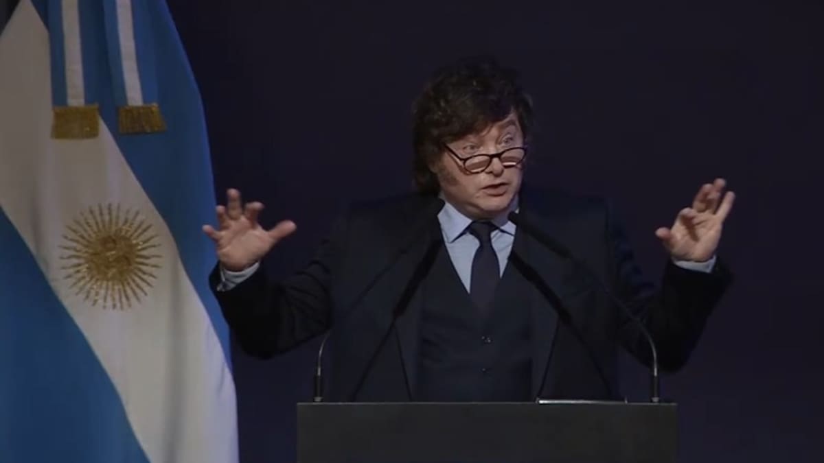 Javier Milei calificó de “estupidez” decir que la gente no llega a fin de mes y afirmó: “Por eso siempre son tan importante los datos”