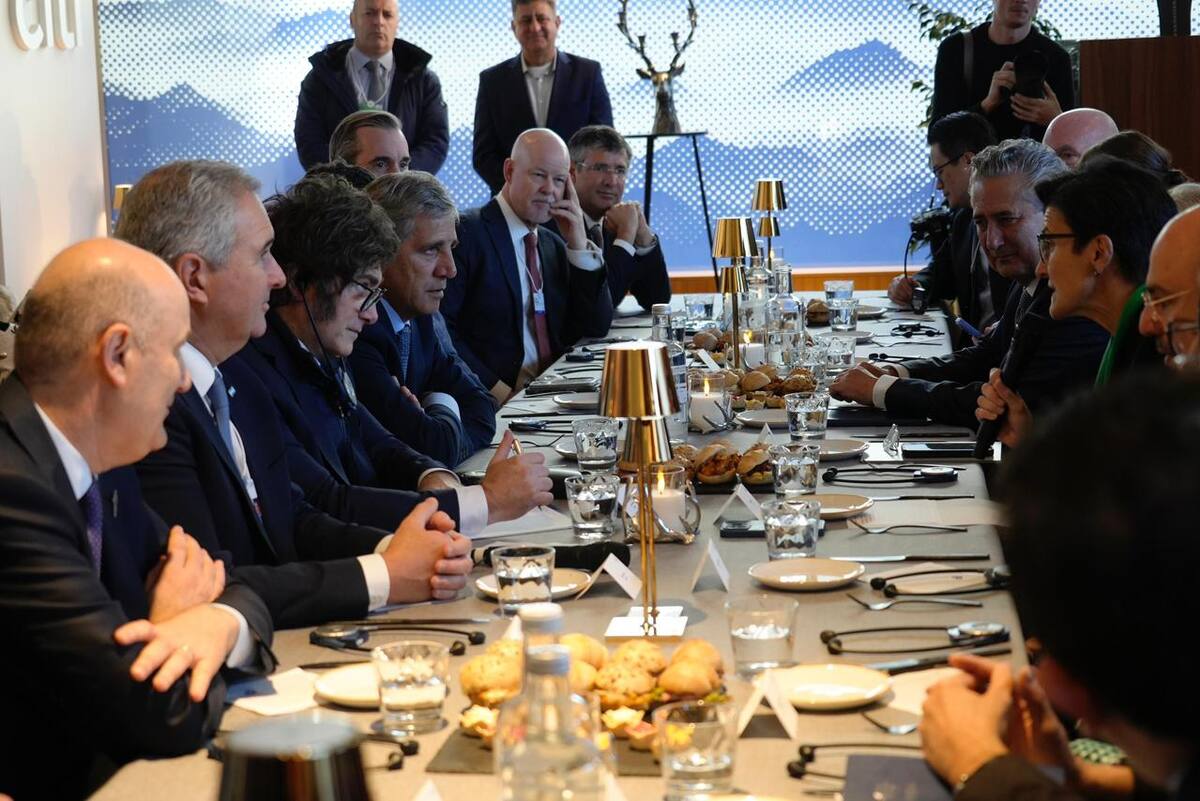 Javier Milei en un encuentro con firmas financieras en el Foro de Davos