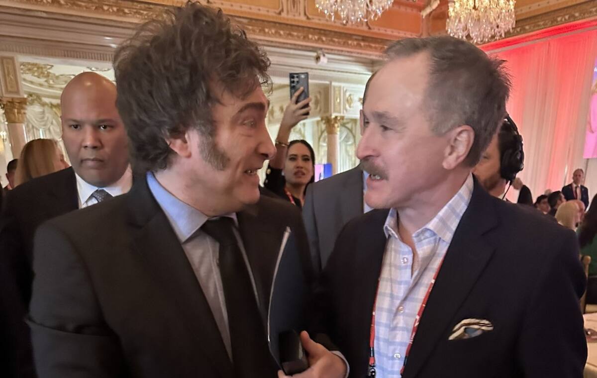 Javier Milei junto a Peter Lamelas, embajador de Estados Unidos en Argentina. Foto: x @pldocmd.
