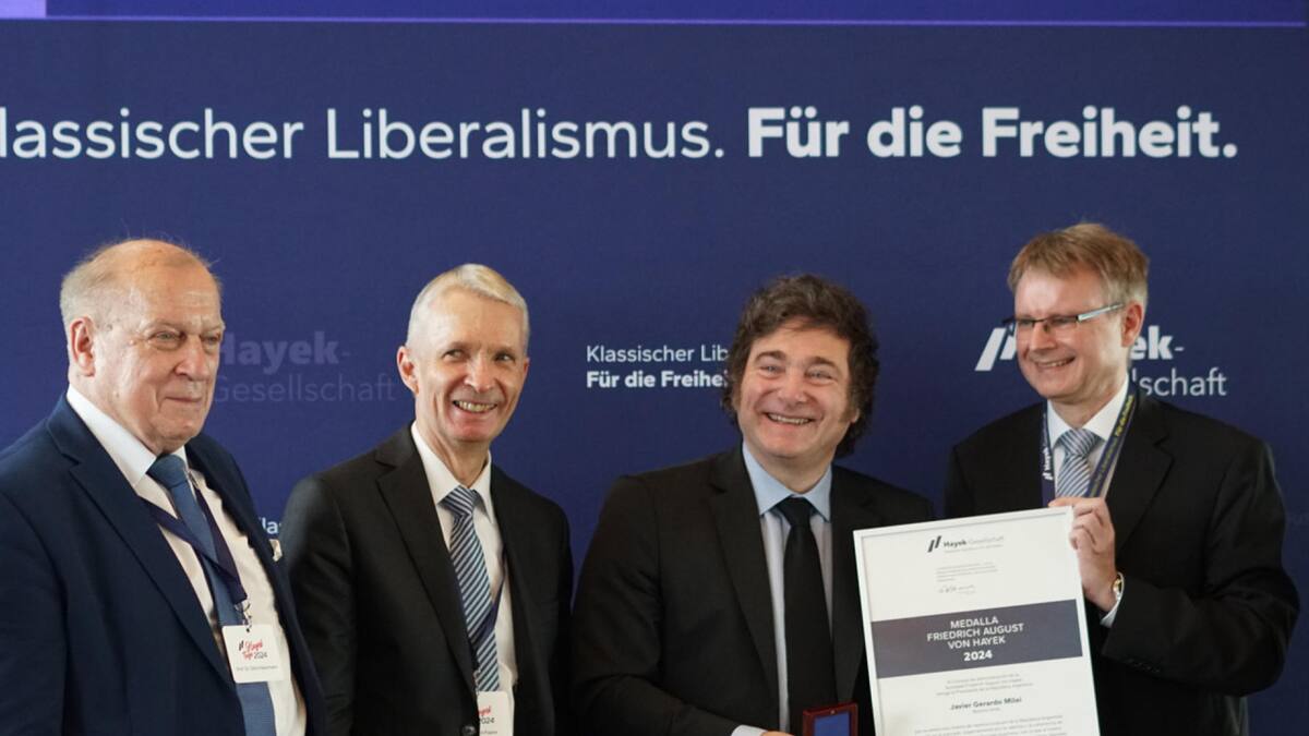 Javier Milei recibió la medalla de la Sociedad Hayek en Hamburgo