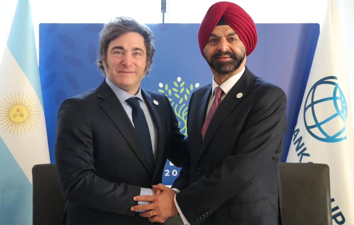 Javier Milei junto al presidente del Banco Mundial, Ajay Banga.