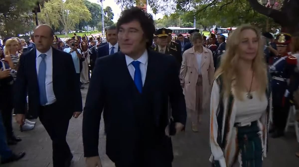 Javier Milei llegando al acto por el Día del Veterano y los Caídos en la Guerra de Malvinas