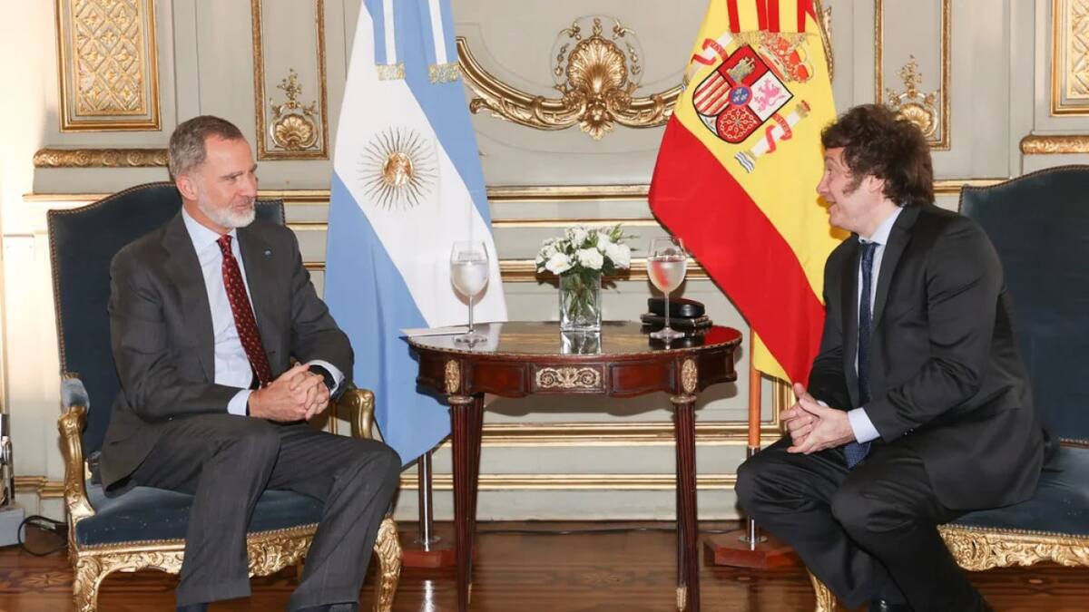 Javier Milei y el rey de España Felipe VI. Foto: NA.