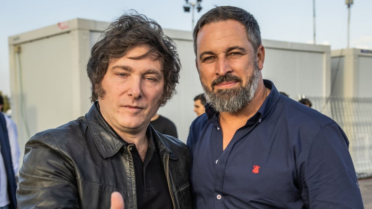Javier Milei y Santiago Abascal. Foto: Twitter @vox_es.