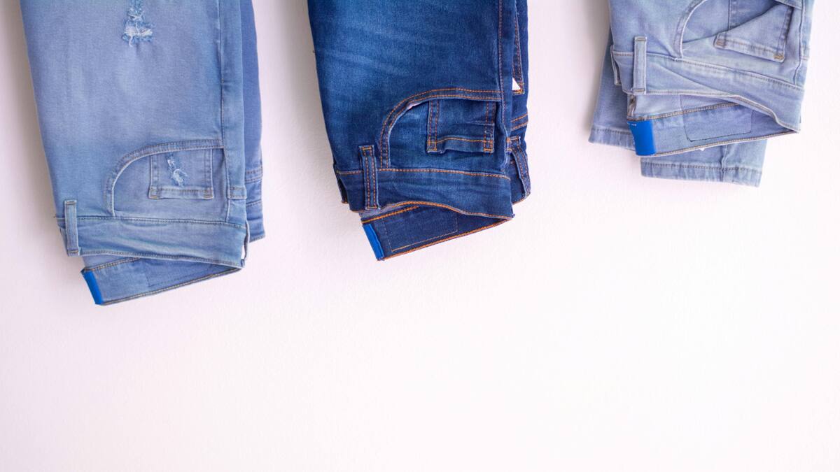 Uso de jean para crear accesorios. Foto: Unsplash.