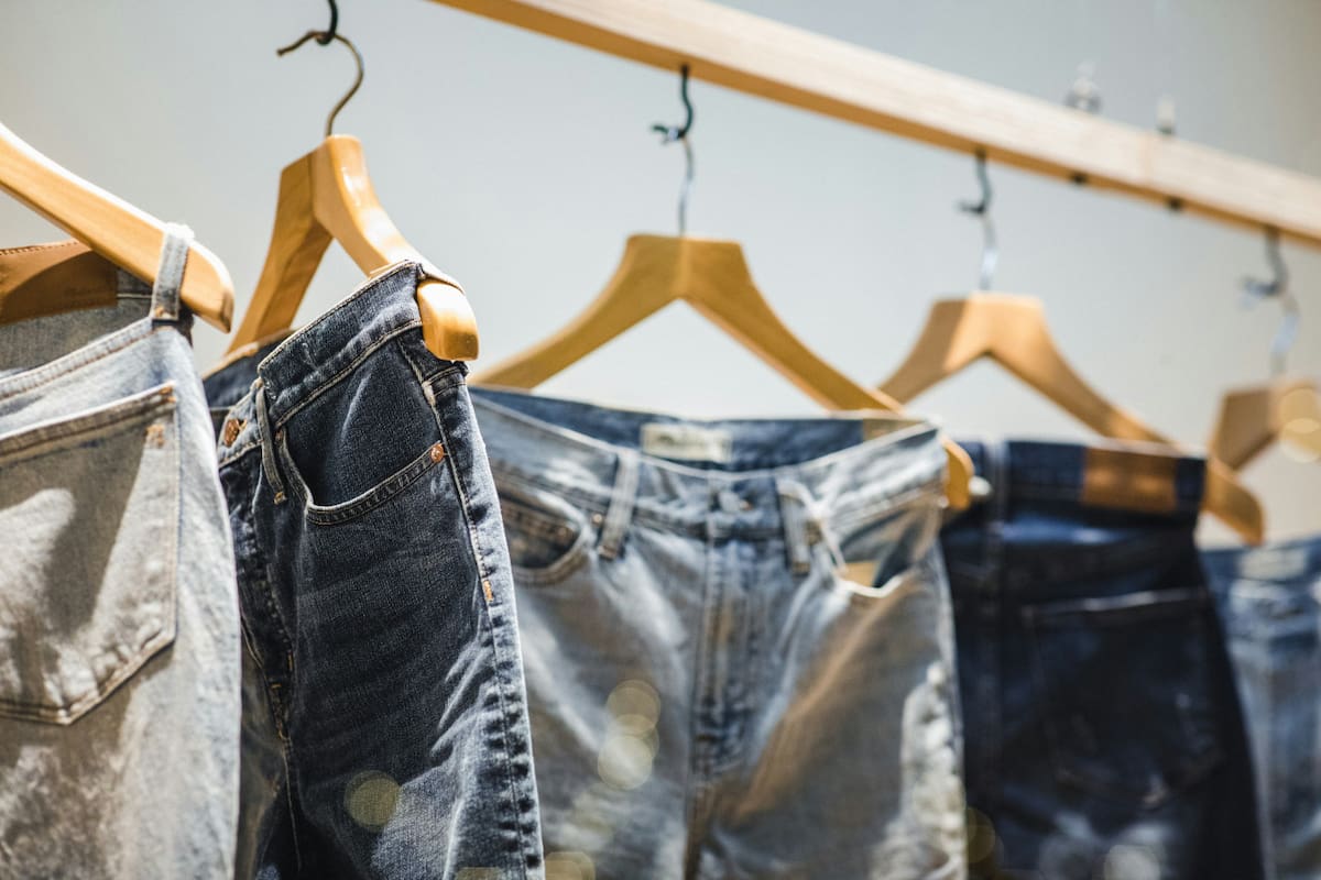 Jeans, ropa. Foto: Unsplash.