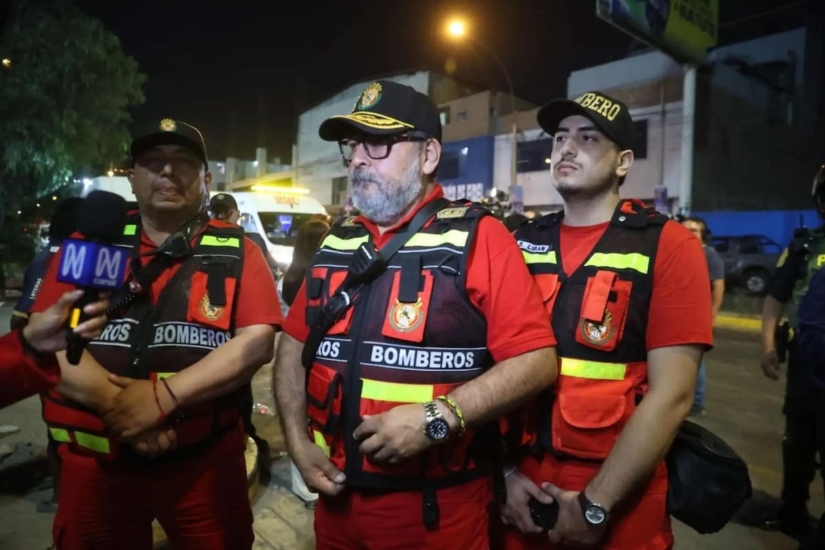 Jefe de Bomberos en tragedia durante el banderazo de Alianza Lima.