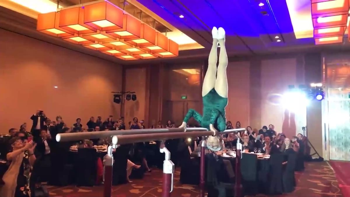 Johanna Quaas, la gimnasta de 98 años que sorprende al mundo con sus acrobacias.