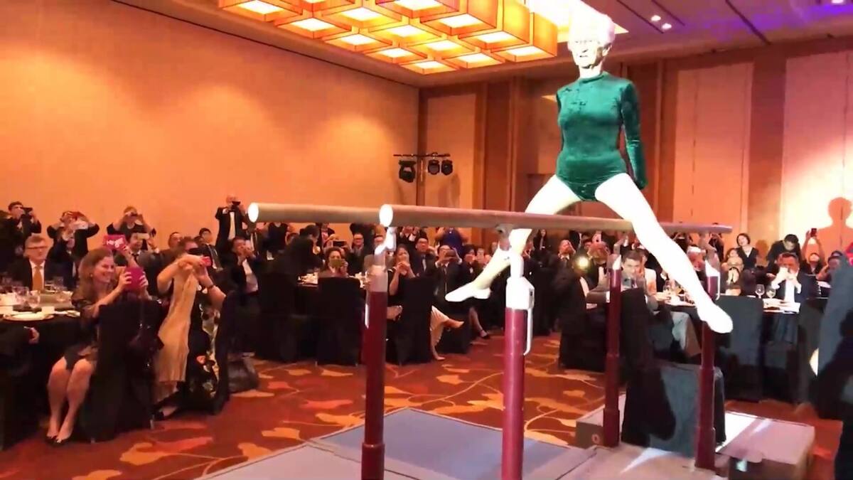 Johanna Quaas, la gimnasta de 98 años que sorprende al mundo con sus acrobacias.