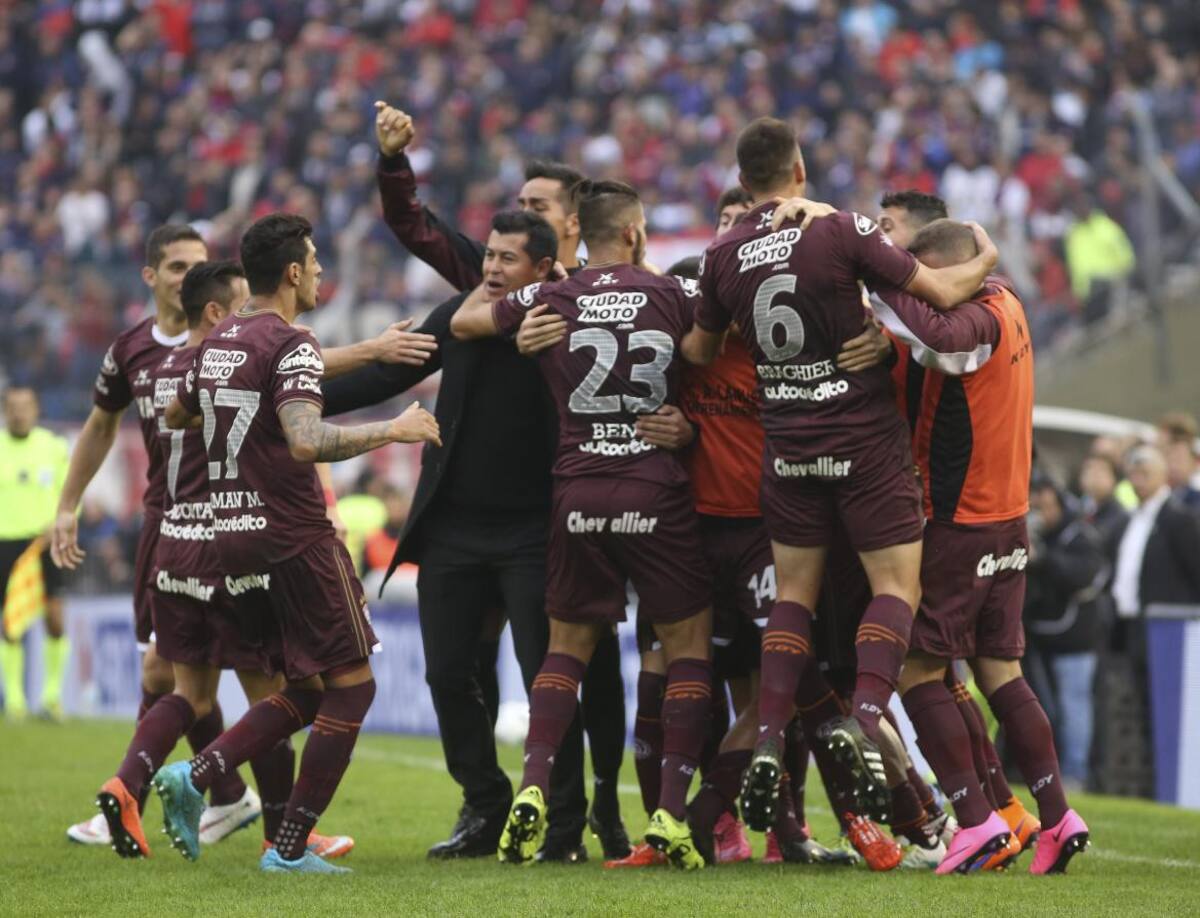 Jorge Almirón; Lanús. Foto: NA.