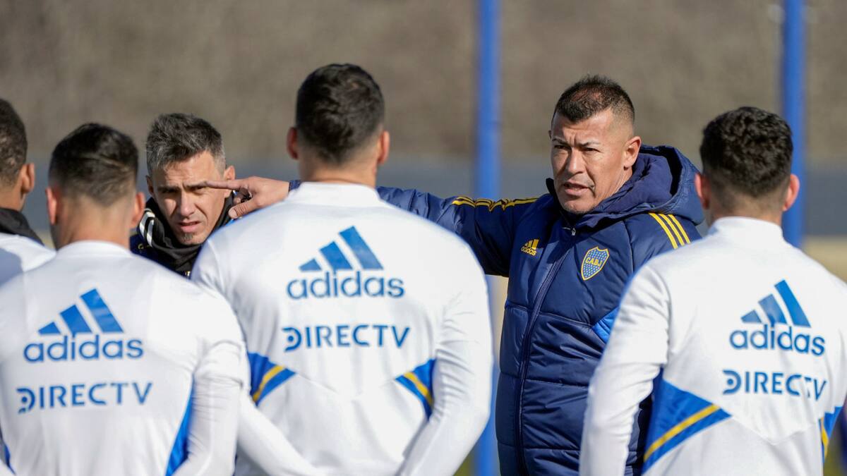 Jorge Almirón planea cambios en el once de Boca. Foto: NA.