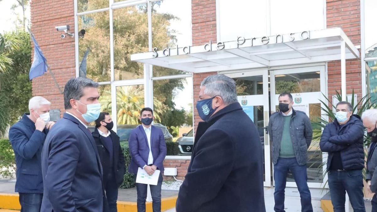 Jorge Capitanich y Claudio Tapia en el predio de AFA de Ezeiza.