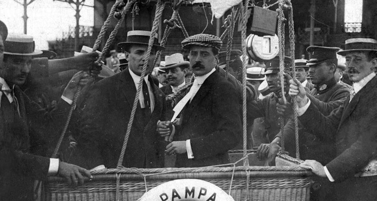 Jorge Newbery en compañía de Aaron Anchorena en la barquilla del globo