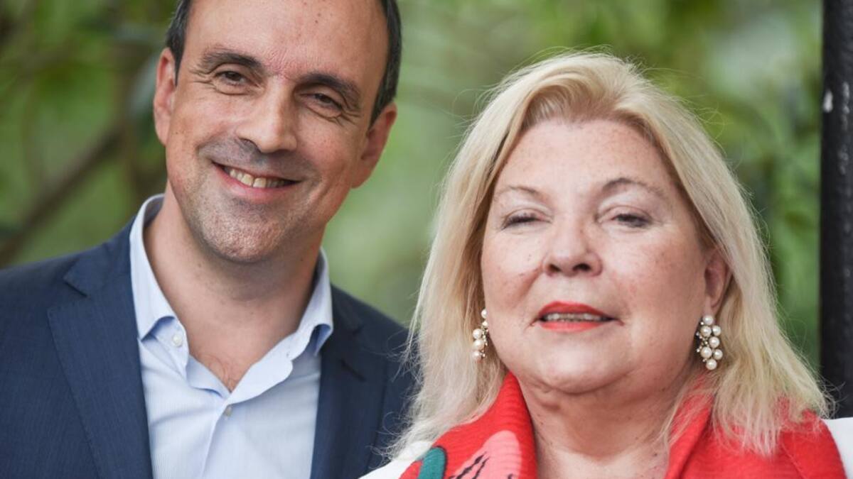 José Corral, candidato a gobernador de Santa Fe, junto a Elisa Carrió