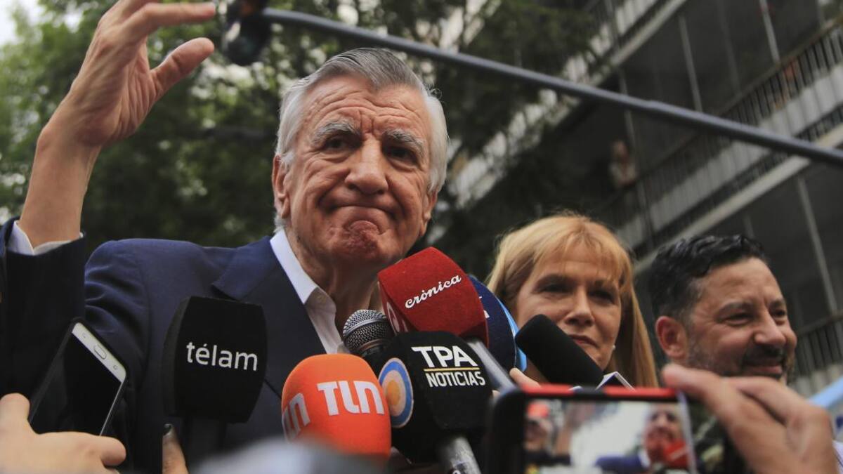 José Luis Gioja - Verónica Magario - Gustavo Menéndez - Intervención del PJ -NA-