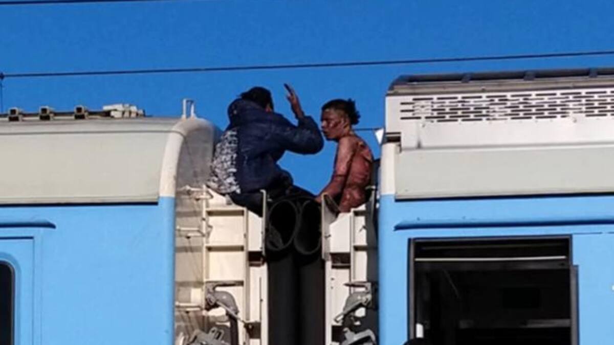 Jóvenes electrocutados en el tren