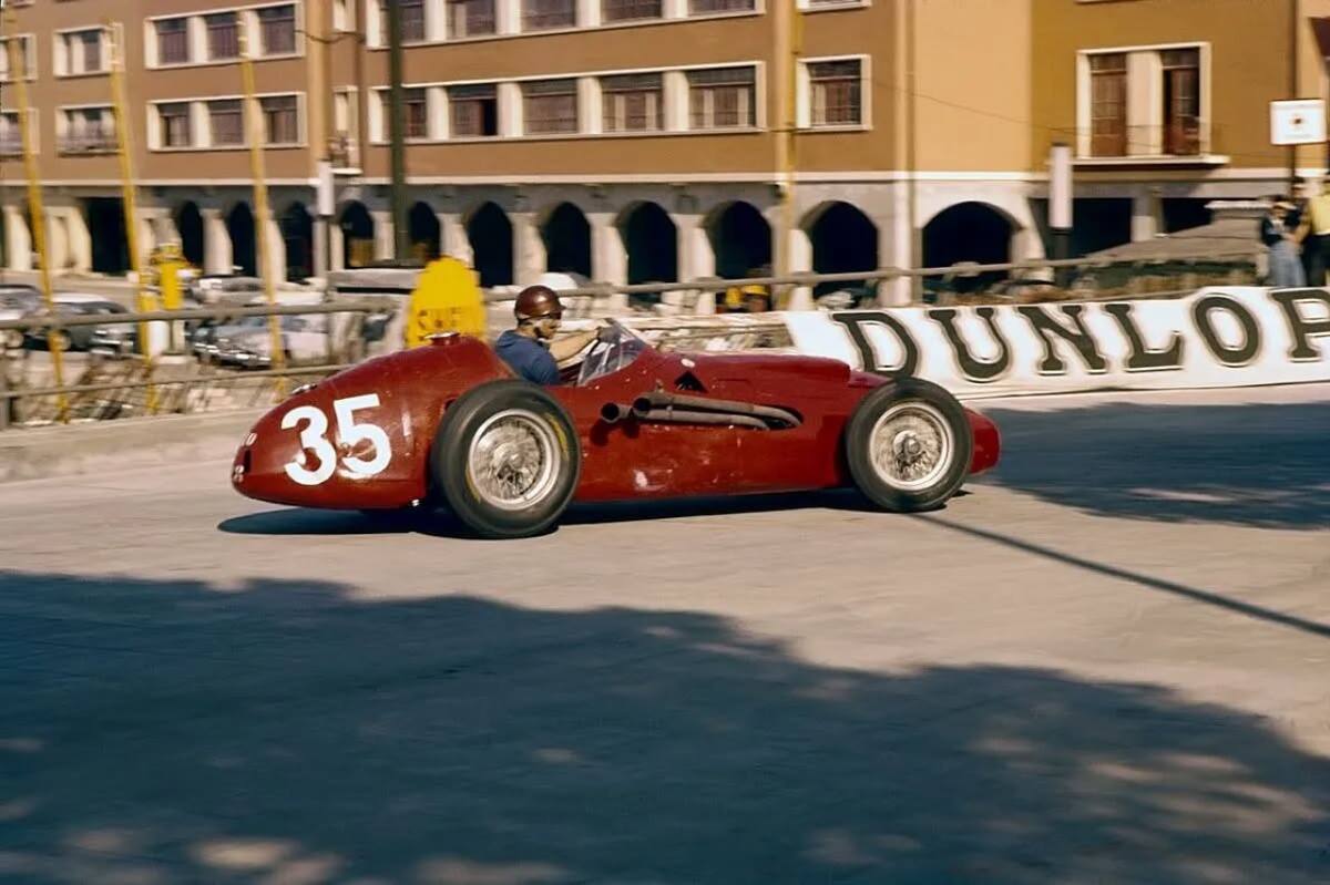 Juan Manuel Fangio en el GP de Mónaco. Foto: Instagram @old_race_car