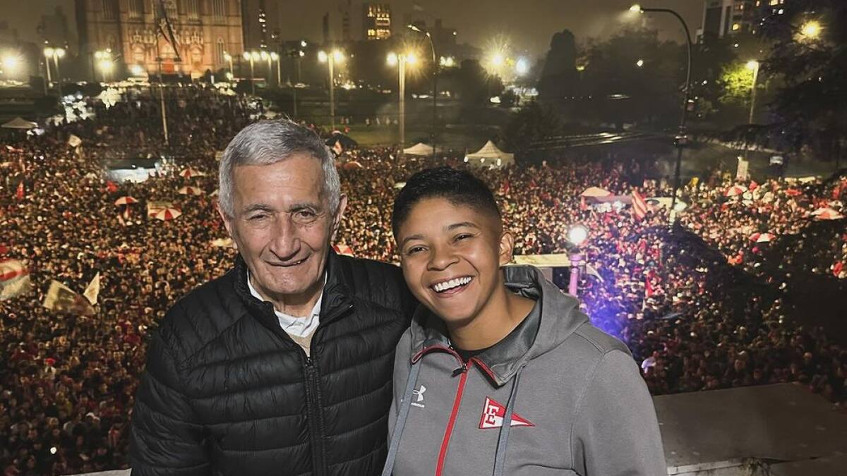 Juan Ramón Verón junto a su novia, Agustina Amaro. Foto Instagram.