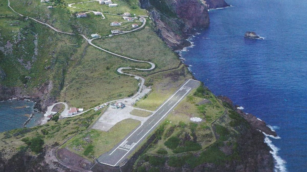 Juancho E. Yrausquin, el aeropuerto más chico del mundo. Foto X @Conradoaviacion