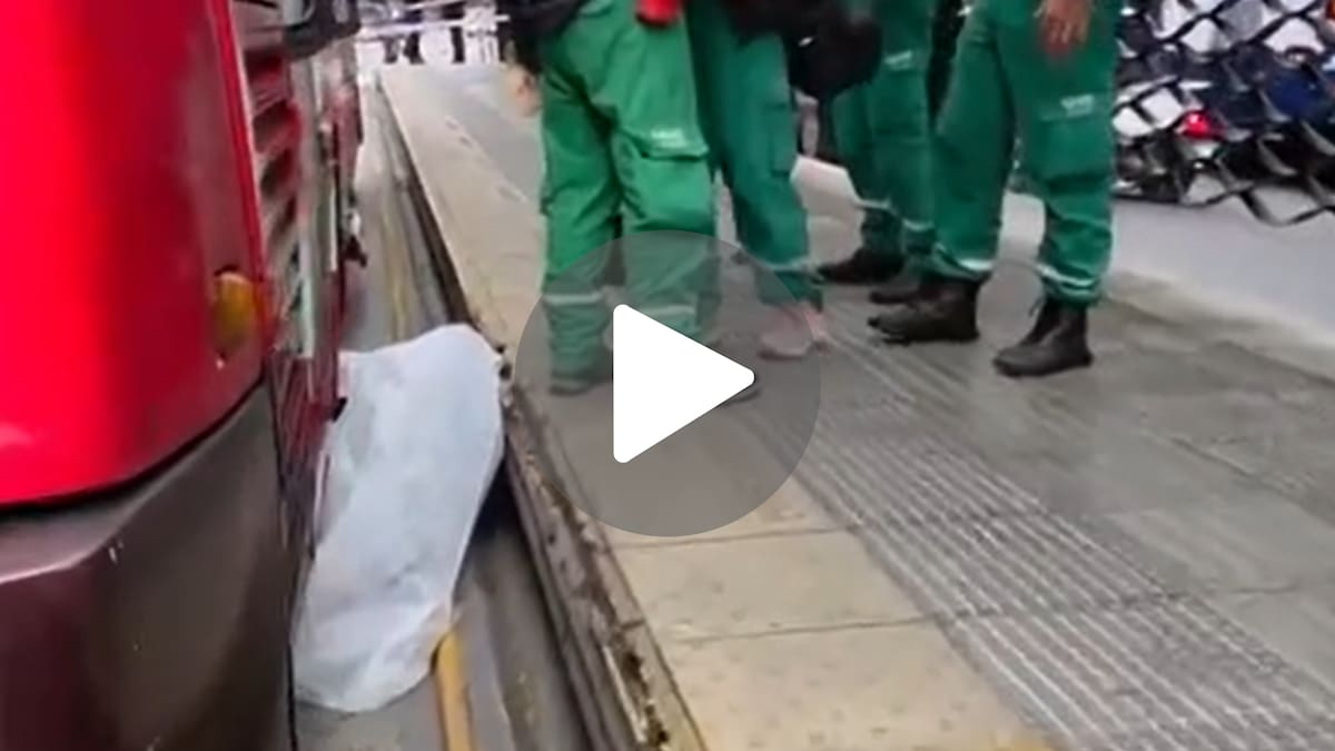Horror en Palermo: una jubilada de 78 años murió arrollada tras quedar con el pie enganchado en un colectivo