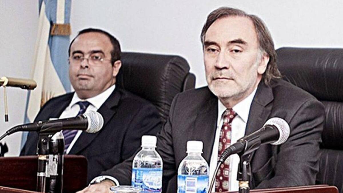 Jueces Leopoldo Bruglia y Pablo Bertuzzi.