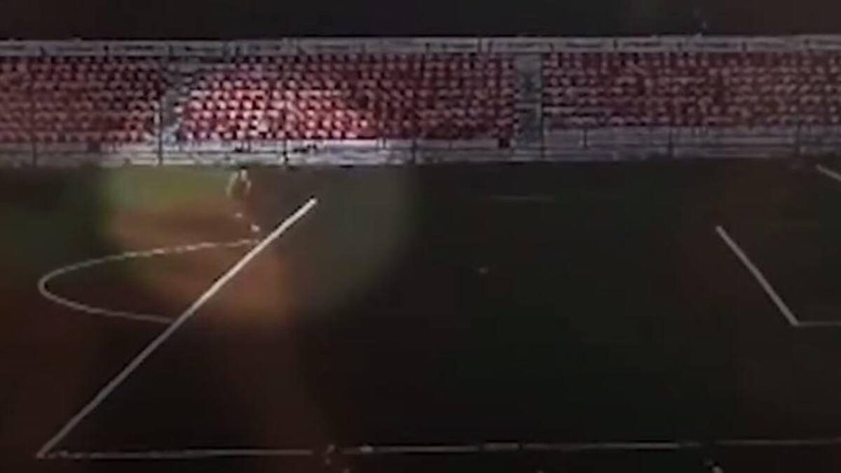 Jugador de fútbol alcanzado por un rayo