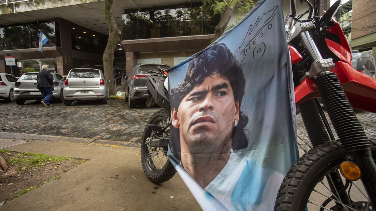 Juicio por la muerte de Maradona: uno de los médicos cercanos a Stinfale aseguró que Diego ”era un paciente que hacía lo que quería"