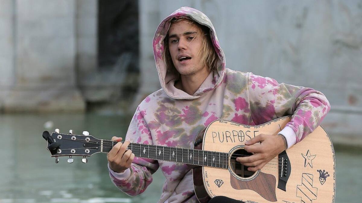 Justin Bieber serenata a Hailey Baldwin, YouTube