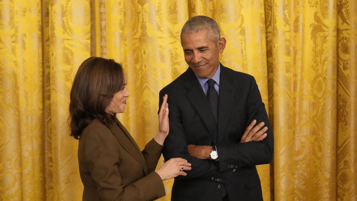 Kamala Harris junto a Barack Obama. Foto: Reuters.