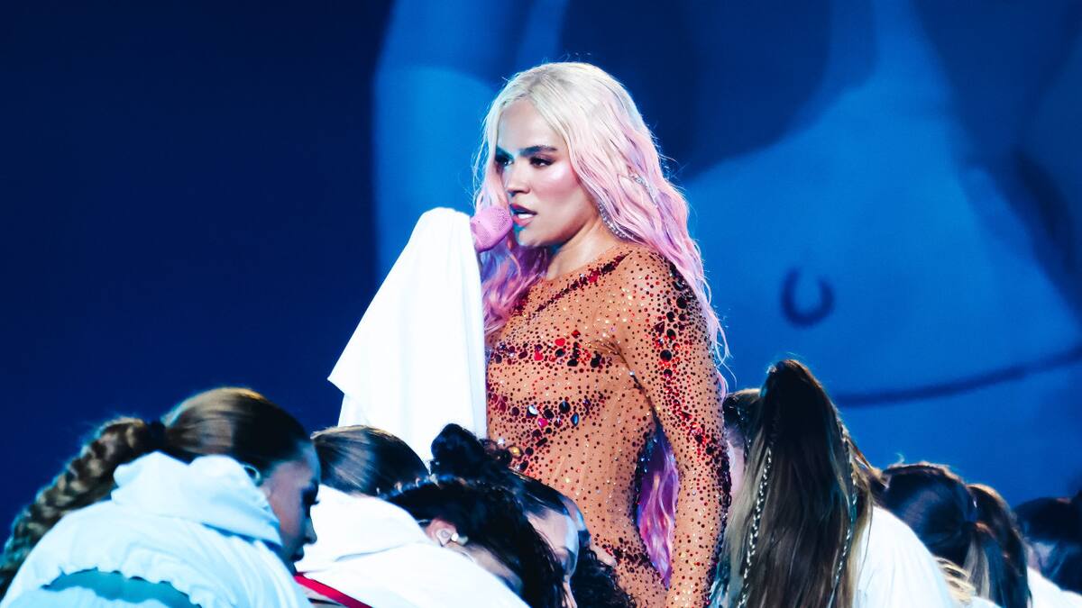 Karol G rompió en llanto en pleno show tras perder a un ser querido: "Me di cuenta muy tarde"