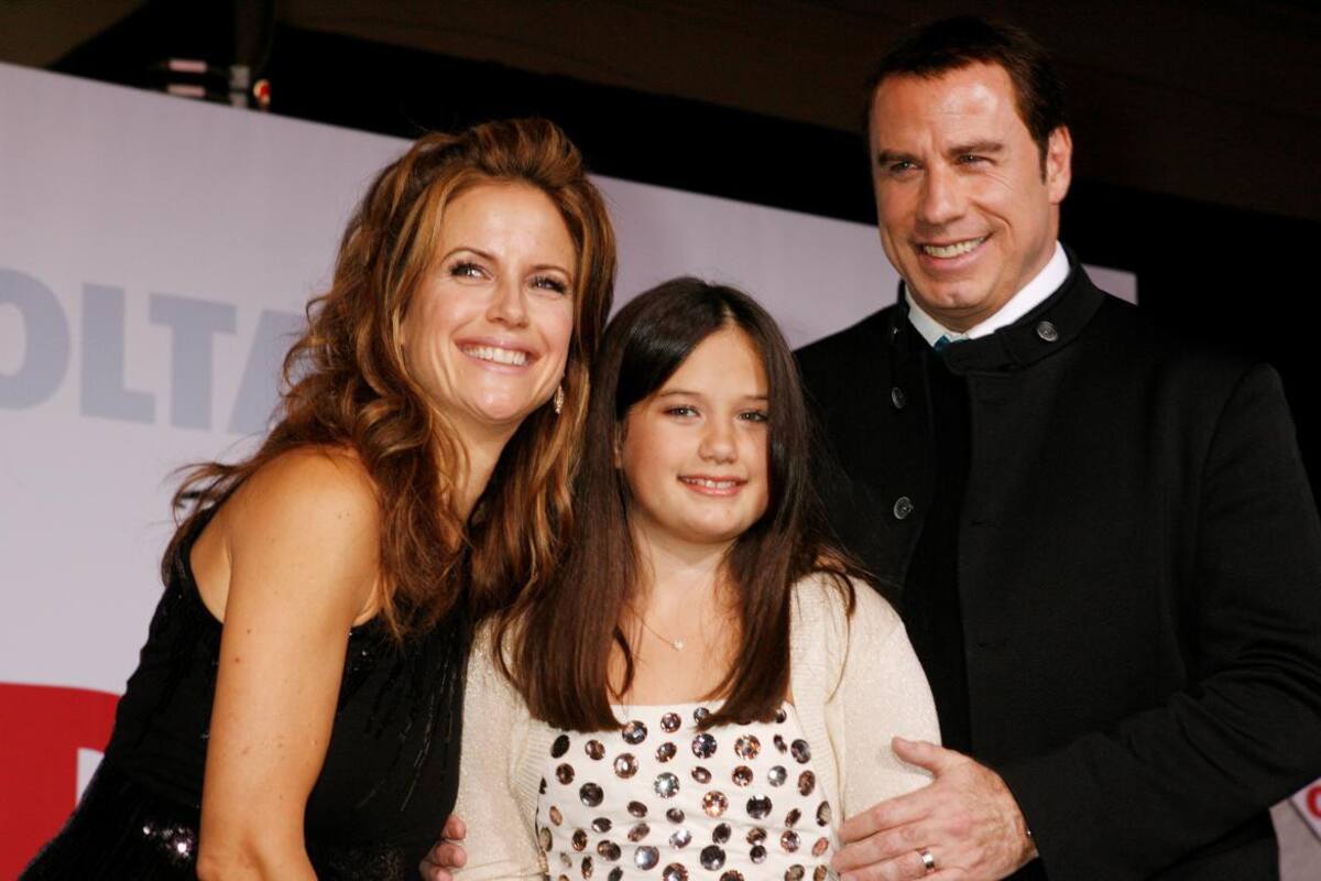Kelly Preston, John Travolta y su hija, actores de Hollywood, REUTERS