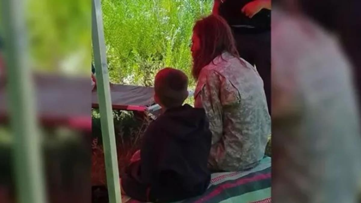 Kilin Adrian Zaitsev, hombre que se cree Jesús, y su hijo Erik en Neuquen, GENTILEZA LM Neuquen