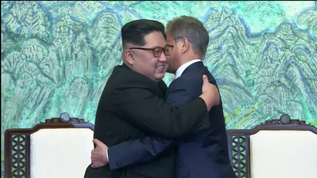 Kim Jong Un junto a Moon Jae-in - Corea del Norte y Corea del Sur (Reuters)
