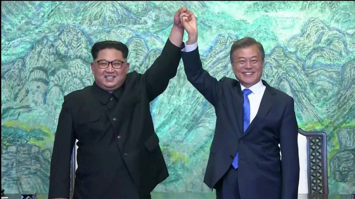 Kim Jong Un junto a Moon Jae-in - Corea del Norte y Corea del Sur (Reuters)
