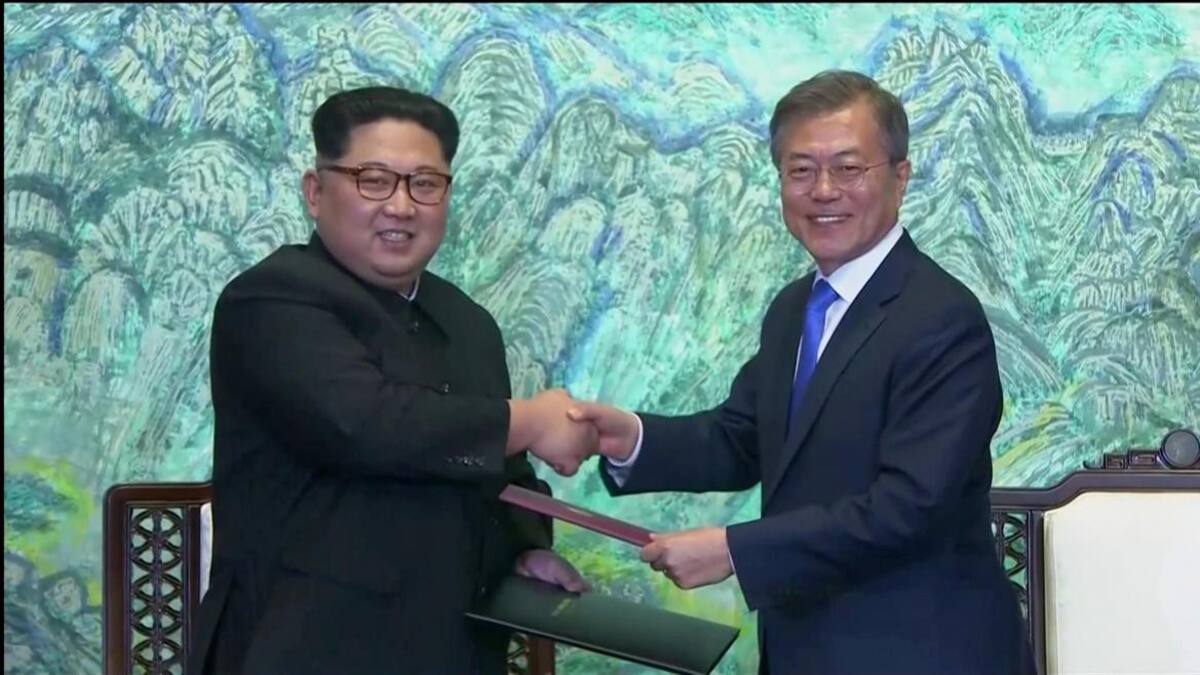 Kim Jong Un junto a Moon Jae-in - Corea del Norte y Corea del Sur (Reuters)