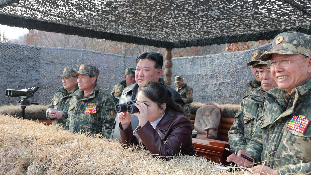 Kim Jong-un visita junto a su hija ejercicios militares en Corea del Norte. Foto: Reuters.