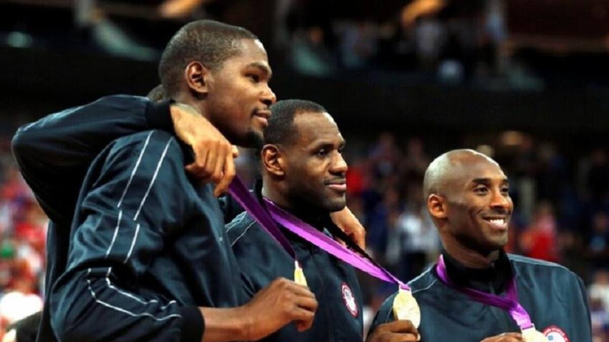 Kobe Bryant y LeBron James fueron campeones olímpicos en los Juegos de Londres 2012 (REUTERS)