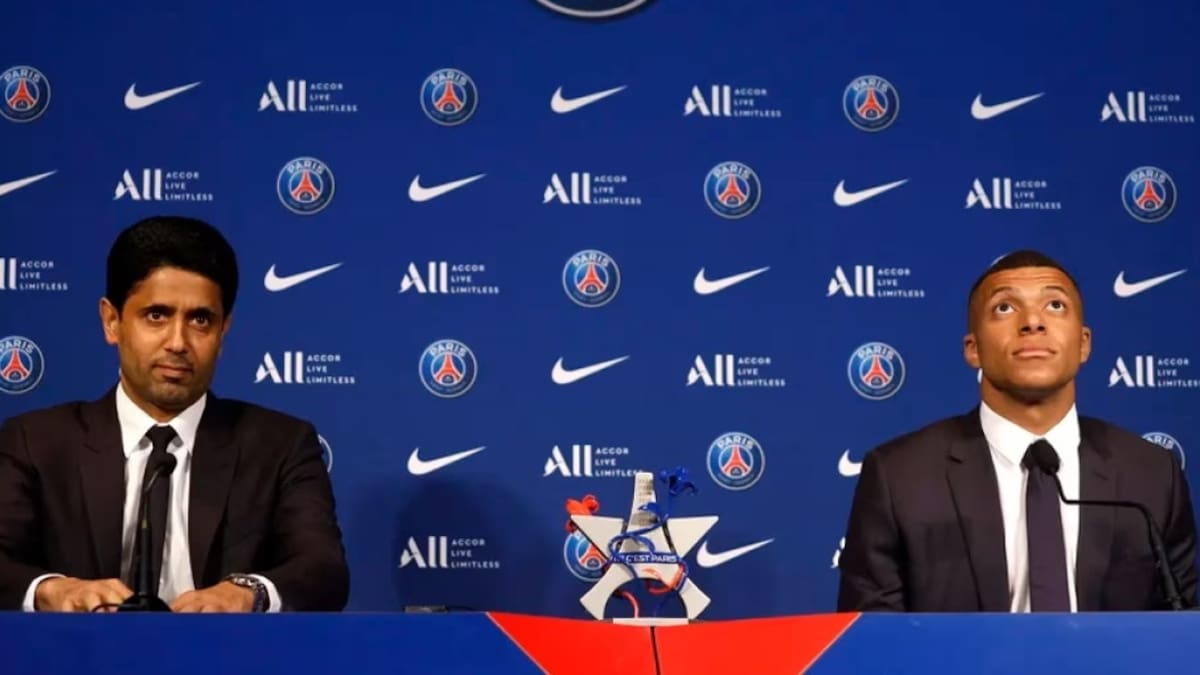Kylian Mbappé y el presidente del PSG, Nasser Al-Khelaïfi. Foto: Reuters.