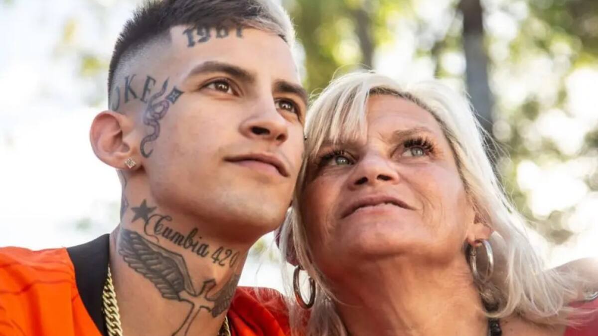 L-Gante y su mamá. Foto: Redes.